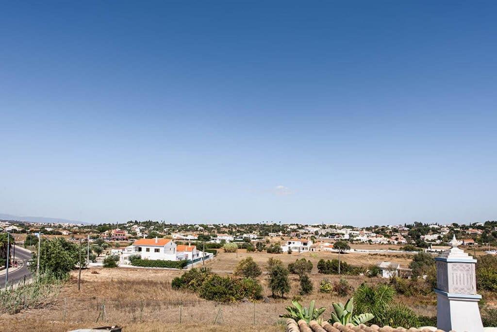 Villa Cabrita, Superb Location, Large Villa, Walk To Restaurants, Supermarkets Beach Guia  Exterior foto